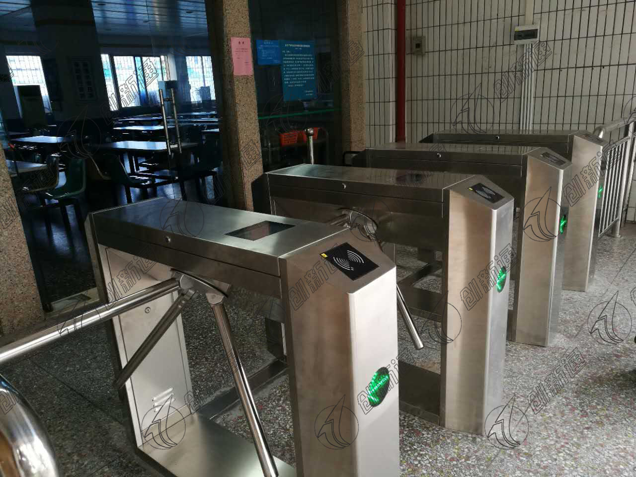 三輥閘