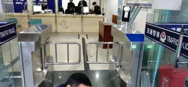 擺閘案例